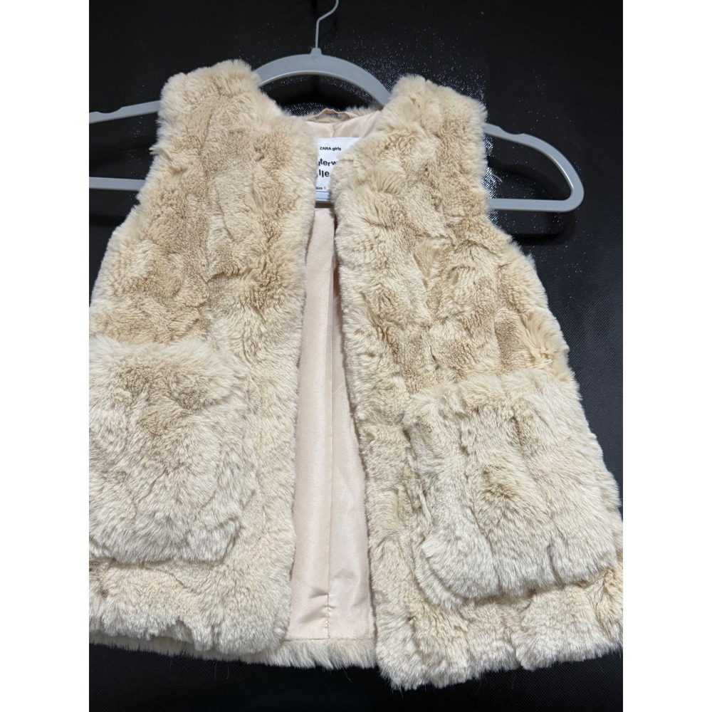 Zara Girls Faux Fur Vest Cream Beige Outerwear Collection Size 5 110cm